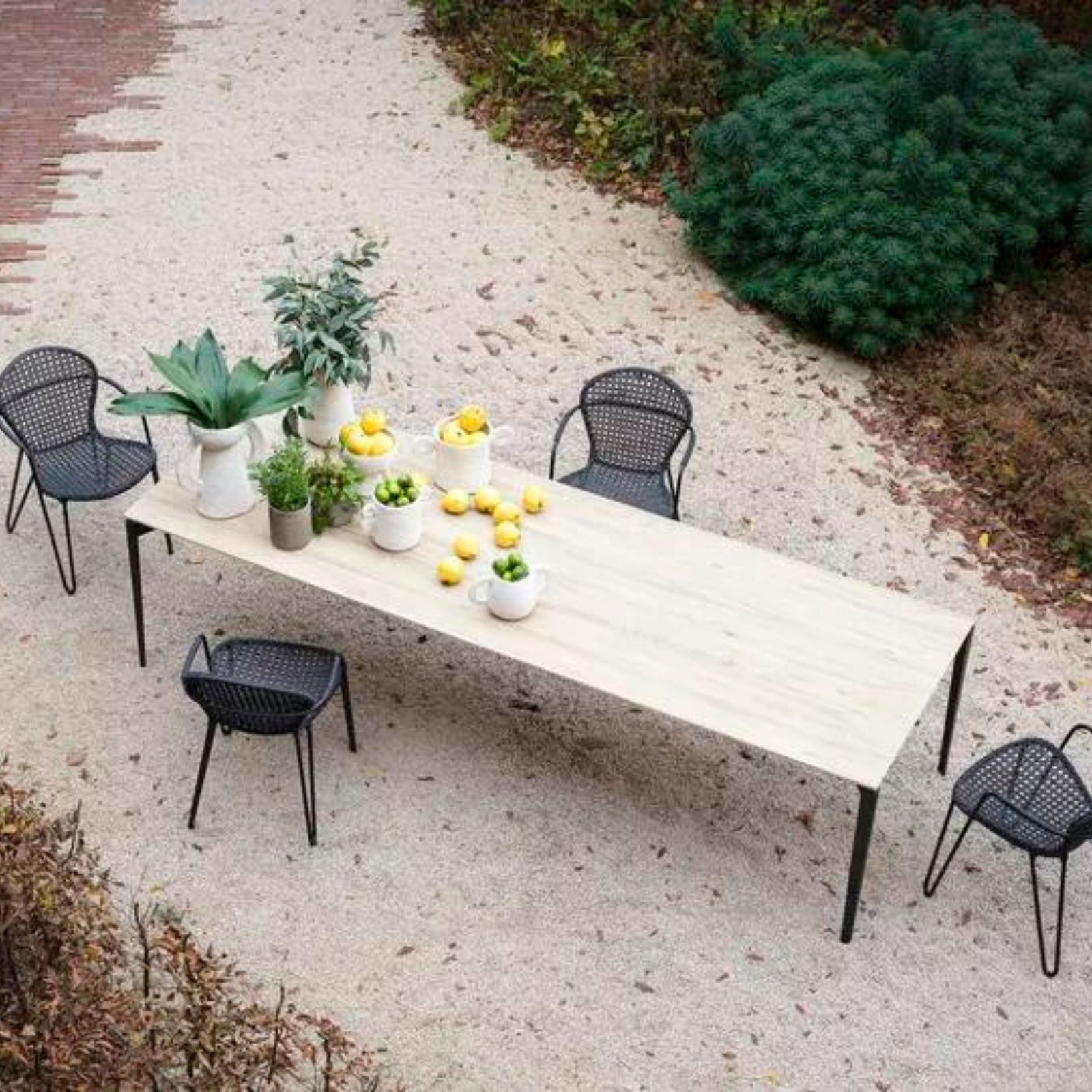 Fortemps à Soumagne  Grand choix de tables de jardin.